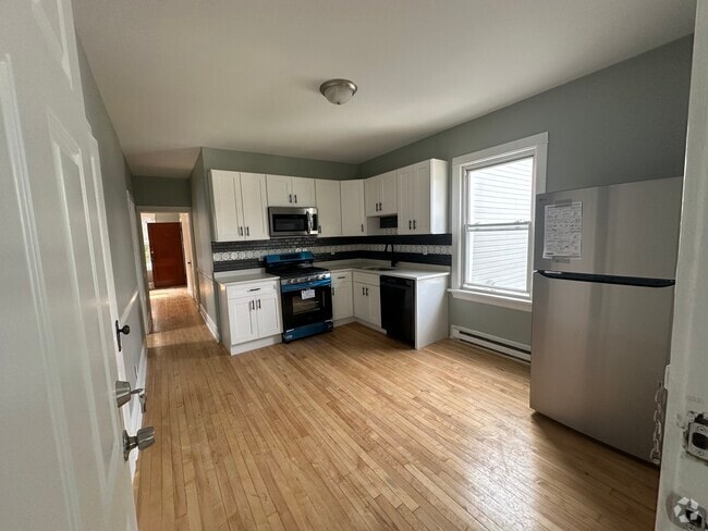Building Photo - 1108 Lathrop Ave Rental