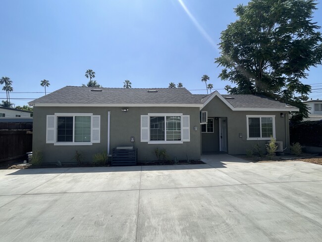 Main entrance - 529 N Wilson Ave Casa
