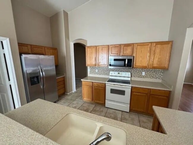 Photo - 671 E Kent Ave