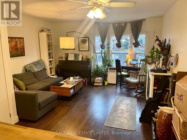 Photo - 716 Ossington Ave