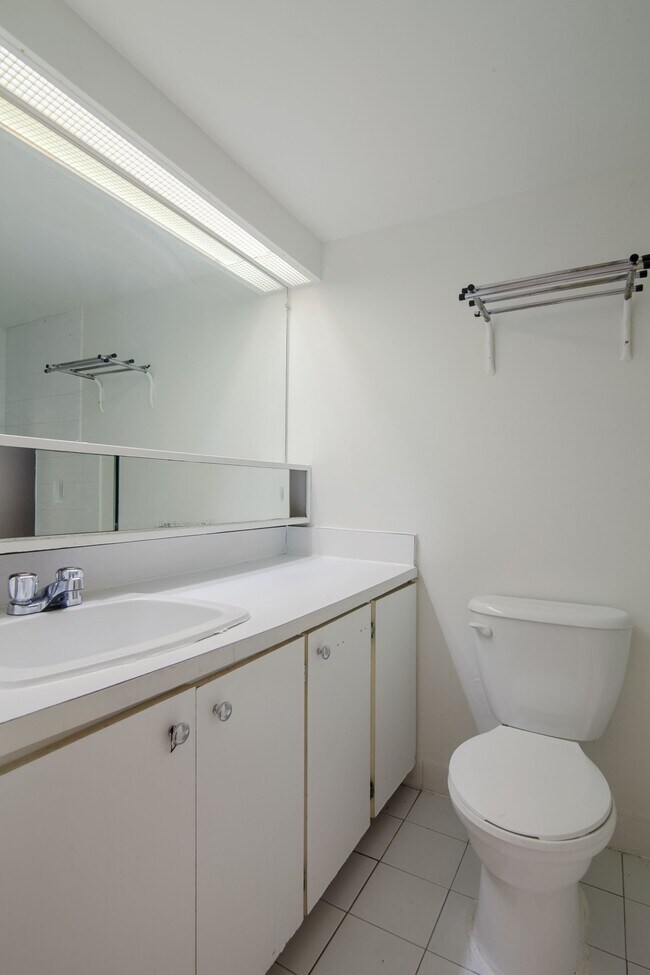 Photo - 1975 Maisonneuve Blvd W Unit 206