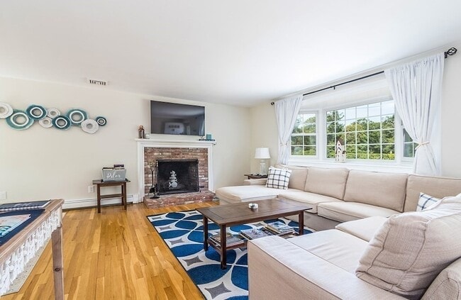 Photo - 67 Old Post Rd