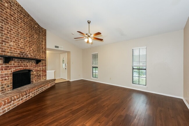 Photo - 1385 Southridge Dr