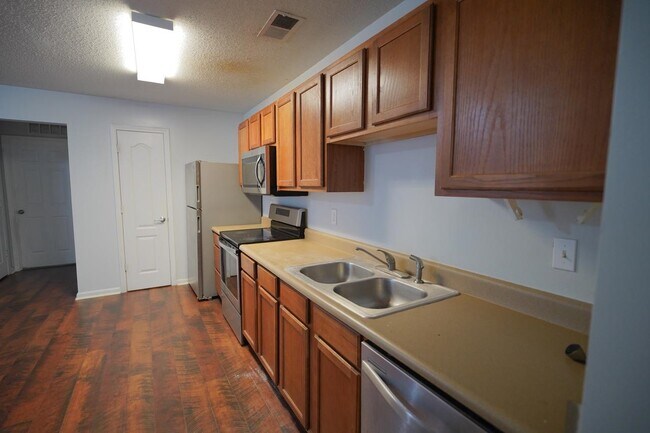 Photo - 3000 S Adams St