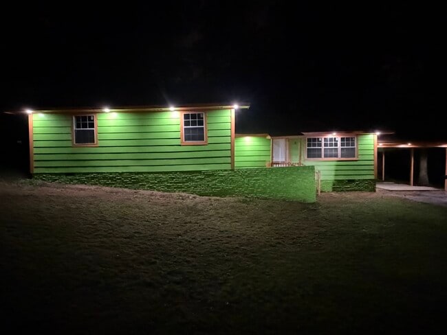 Vista nocturna - 4129 Plaza St