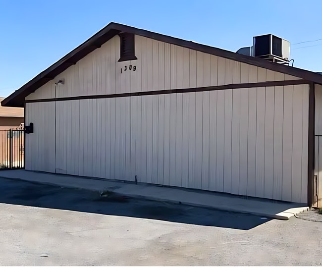 1309 E Cartier Ave Unit 2