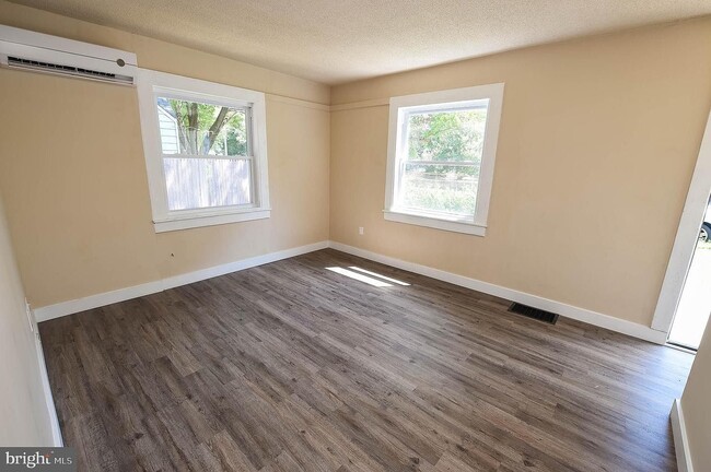 Photo - 1014 Cecil St