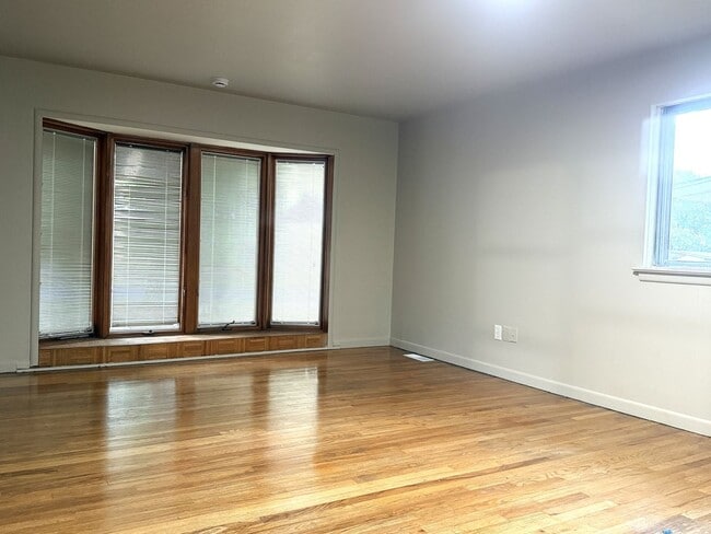 Photo - Florissant - 3 Bed 1-1/2 Bath with Partial...