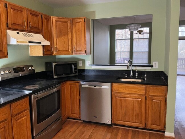 Photo - Beautiful 3BR 3.5BA 3 level townhome locat...