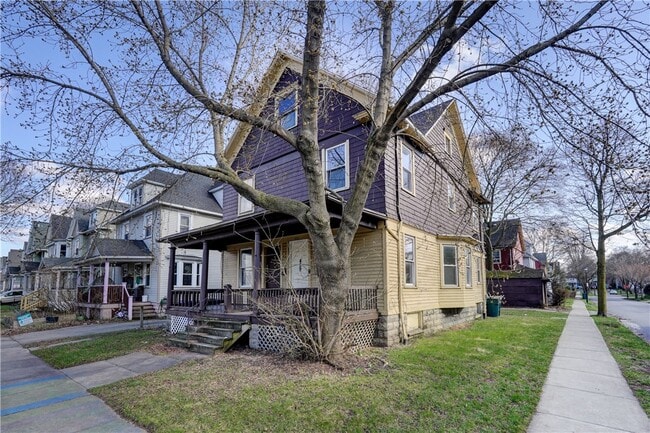 Building Photo - 459 Parsells Ave