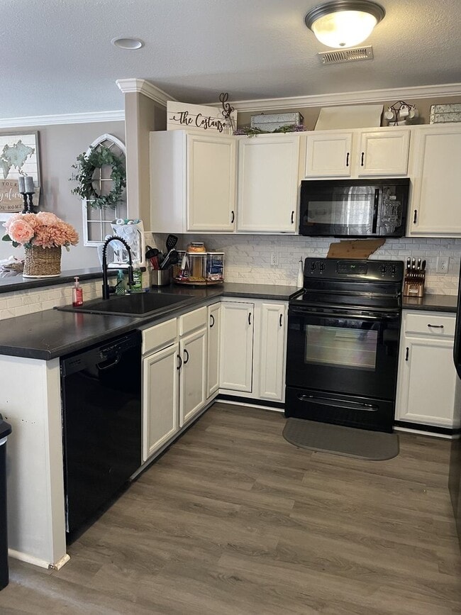 Photo - 108 1/2 Riverview Dr