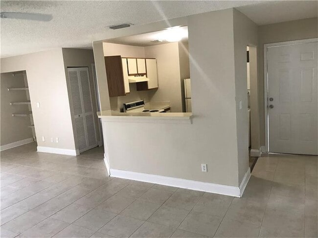 Photo - 3421 NW 44th St Unidad # 103