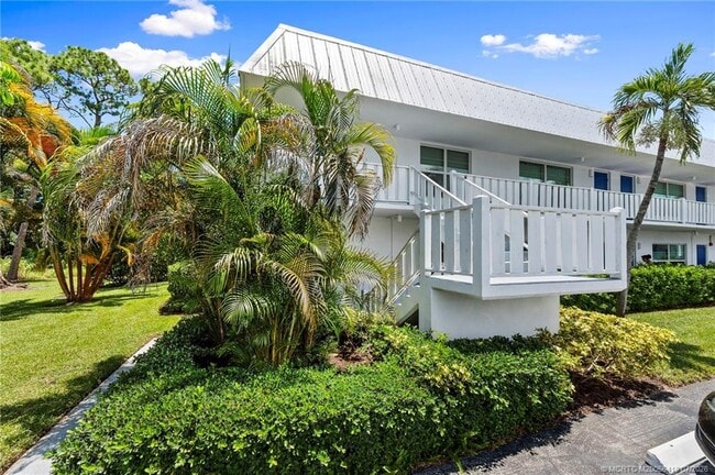 Building Photo - 2929 SE Ocean Blvd Unit F10