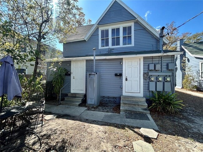 Building Photo - 727 Dartmoor St N Unit 2