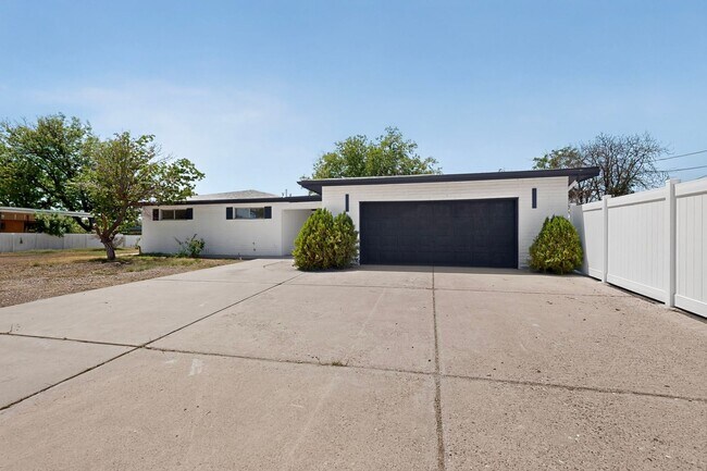 Photo - Beautifully Remodeled 4 Bedroom Home with Spacious Front Yard!