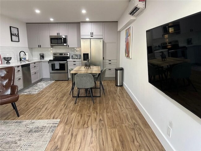 Photo - 1415 SW 9th St Unidad A