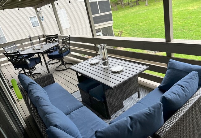 Building Photo - 164 April Point Dr N Unit 164 Rental