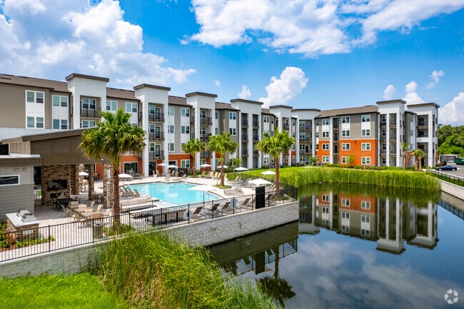 Building Photo - Weston 4 Hundred Rental