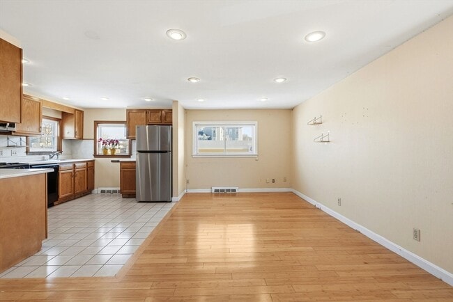 Photo - 187 Hampshire St