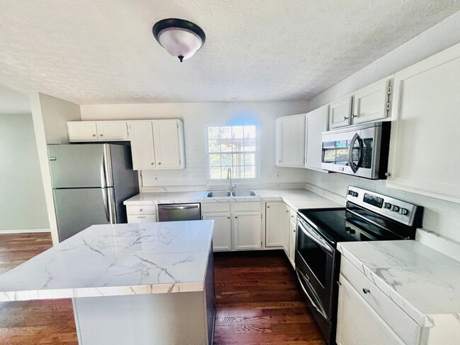 Photo - 2308 Sundew Ave