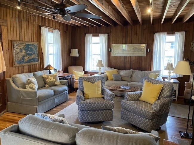 Photo - 84 Mayflower Rd