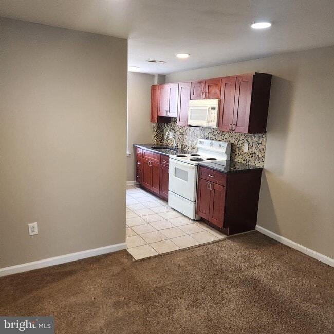 Building Photo - 3901 Ridge Ave Rental