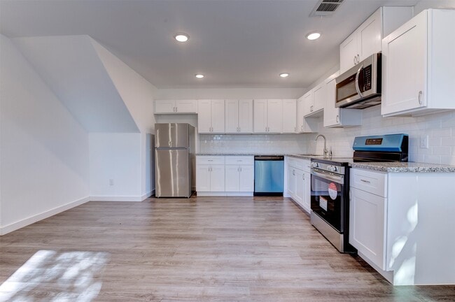 Photo - 6309 Sandra St