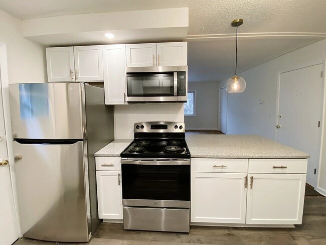 Photo - 3046 Buchanan St NE
