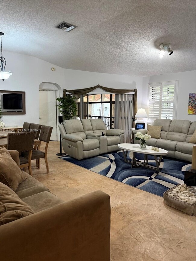 Photo - 502 SW 158th Terrace Unidad 201