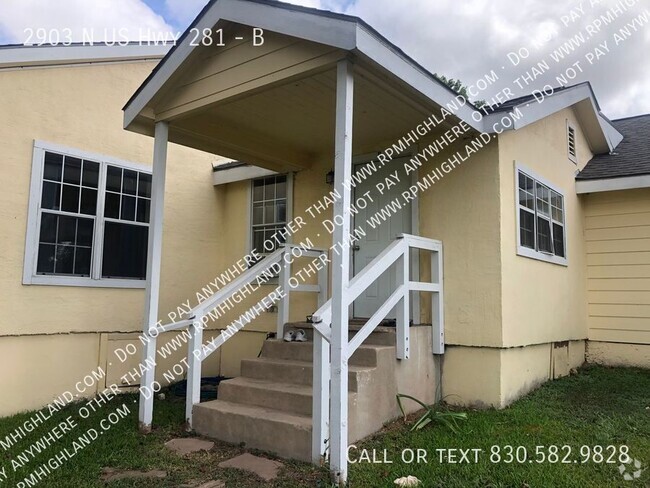 Building Photo - 2903 N U.S. Hwy 281 Unit B Rental