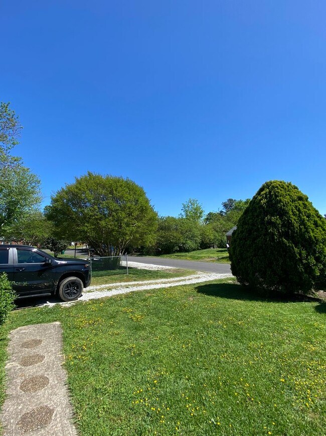 Henrico County house! Large fenced back ya... House Rental in