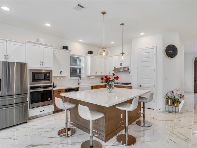 Photo - 889 Hazy Hills Loop