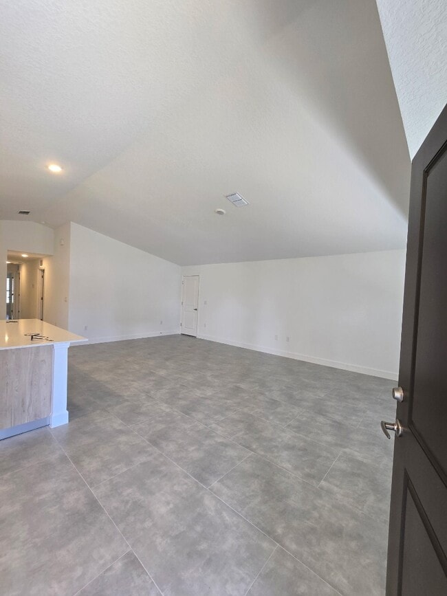 Photo - 1659 Javier St Unit B