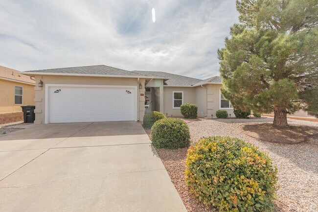 Photo - Beautiful 3 Bedroom/2 Bath Home-Pet Friendly