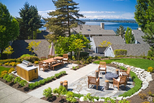 Building Photo - The Carillon Apartments