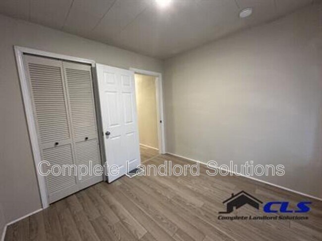 Photo - 2301 4th Ave