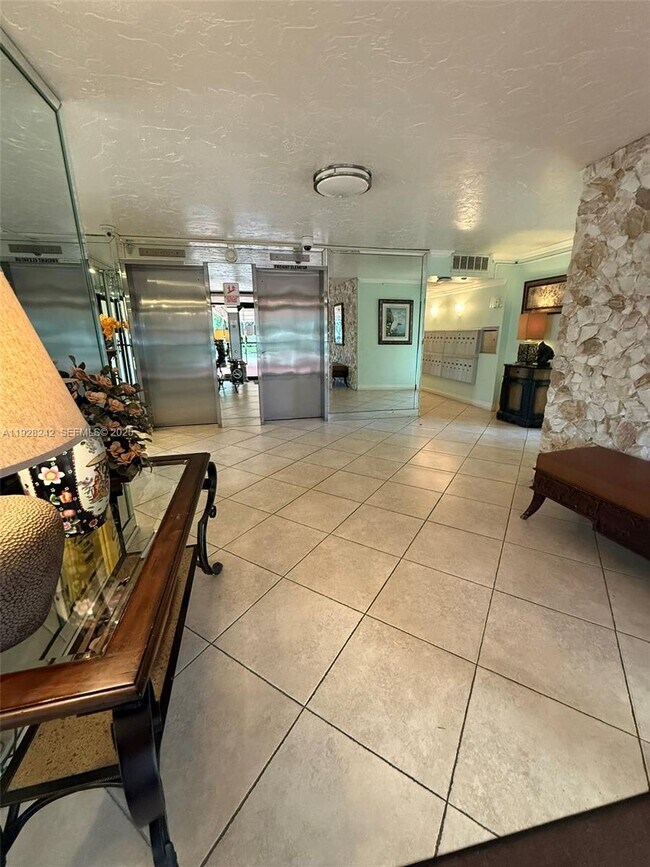 Photo - 3091 N Course Dr Unidad 705