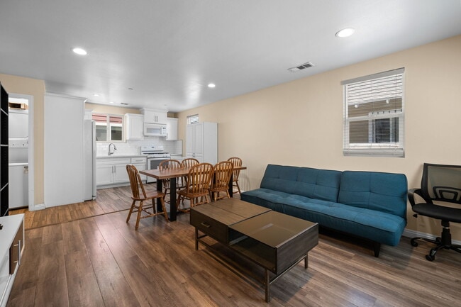 Photo - 1327 W 37th Pl