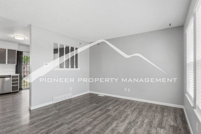 Photo - 2399 Jet Wing Dr