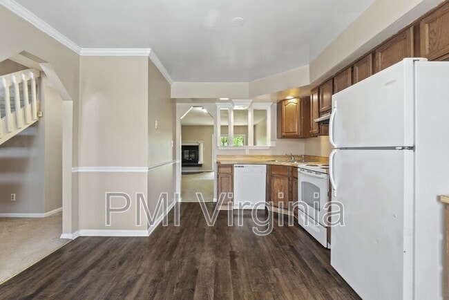 737 Waters Dr