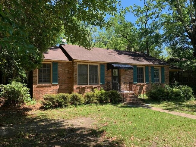 Photo - 315 W Lee St House