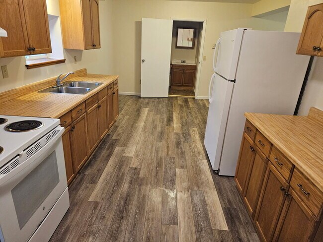 Kitchen - 6 Purdy St