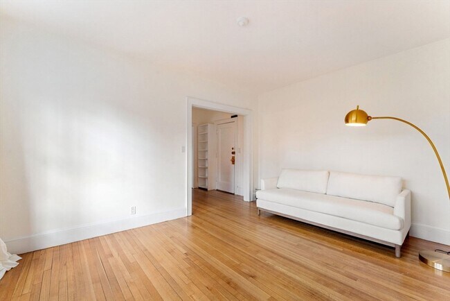 Photo - 20 Concord Ave Unidad 6