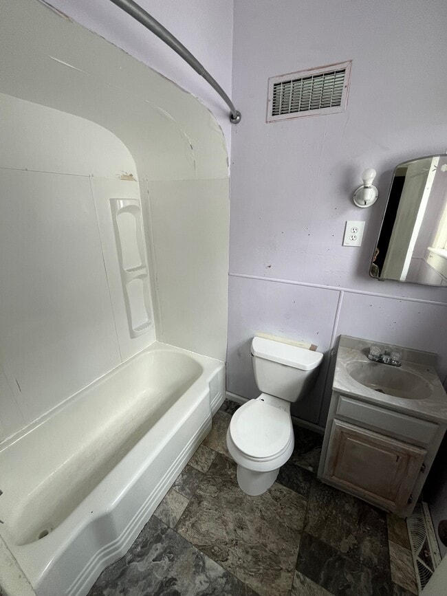 Photo - 17 Republic Ave