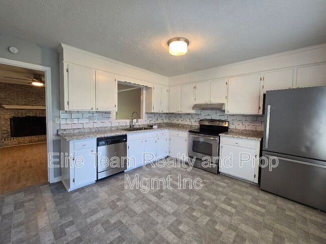 Photo - 2021 Downey St