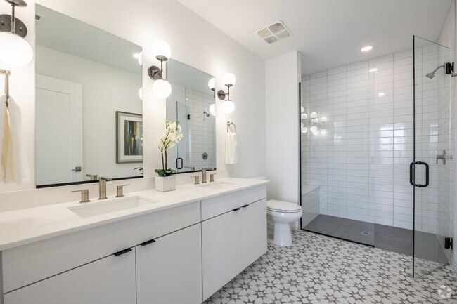2BR, 2BA - 1204SF