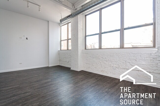 Photo - 930 W Dakin St Unit 205