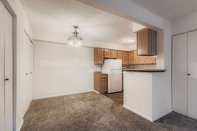 Photo - 11913 E Harvard Ave Unidad 105