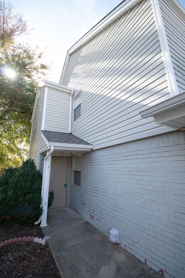 Photo - 1706 Jennifer Cir Unit 1708