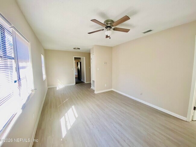 Photo - 1737 W 24th St